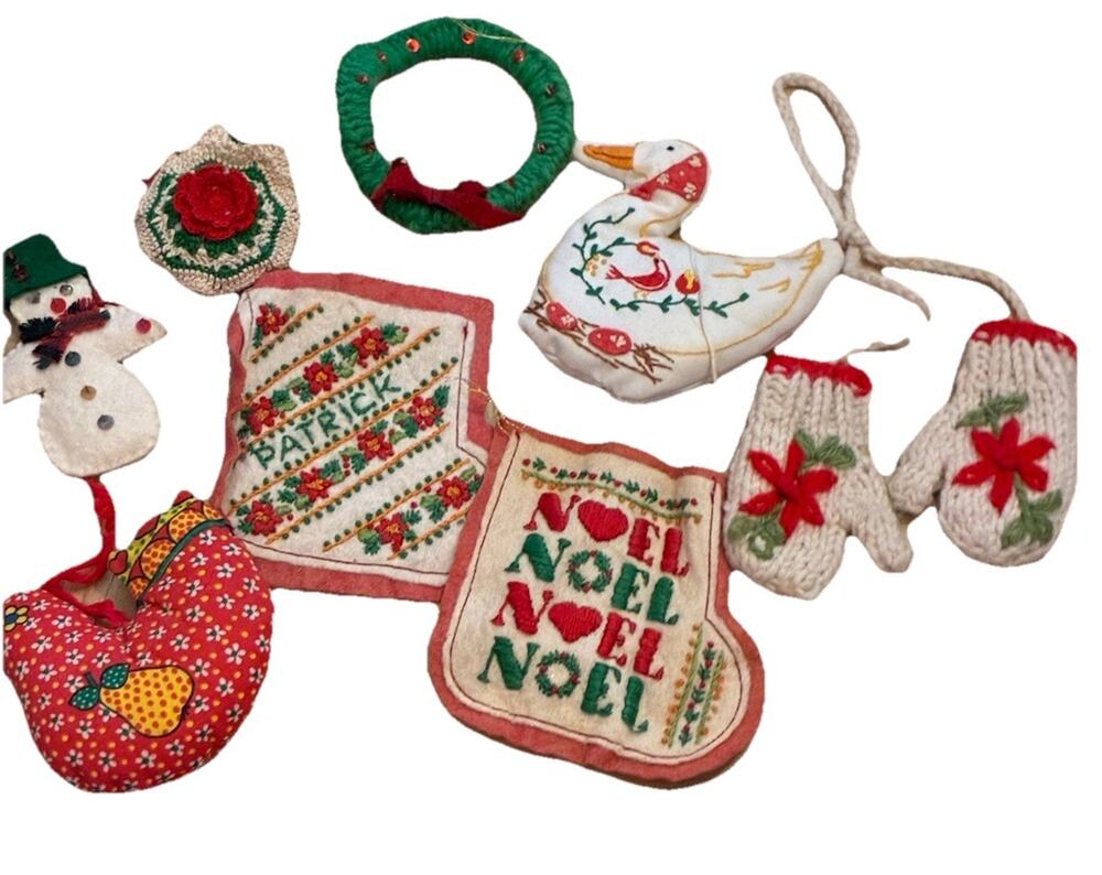 Lot Of 8 Vintage Christmas Ornaments Beaded Cloth Felt Snowman Stockings Knit